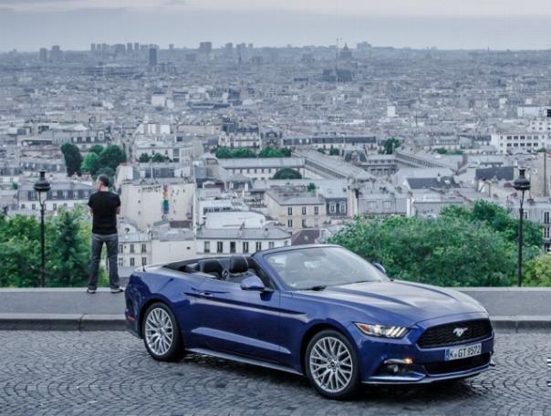 41 Jahre nach der Premiere des Kurzfilms „Cétait un rendez-vous“ hat Ford eine Neuauflage der Fahrt eines Mustang durch das frühmorgendliche Paris gedreht.  Foto: Auto-Medienportal.Net/Ford